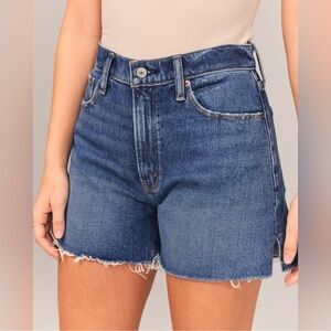 Abercrombie & Fitch The Mom Short High Rise Curve Love A&F Dark Wash 12 32